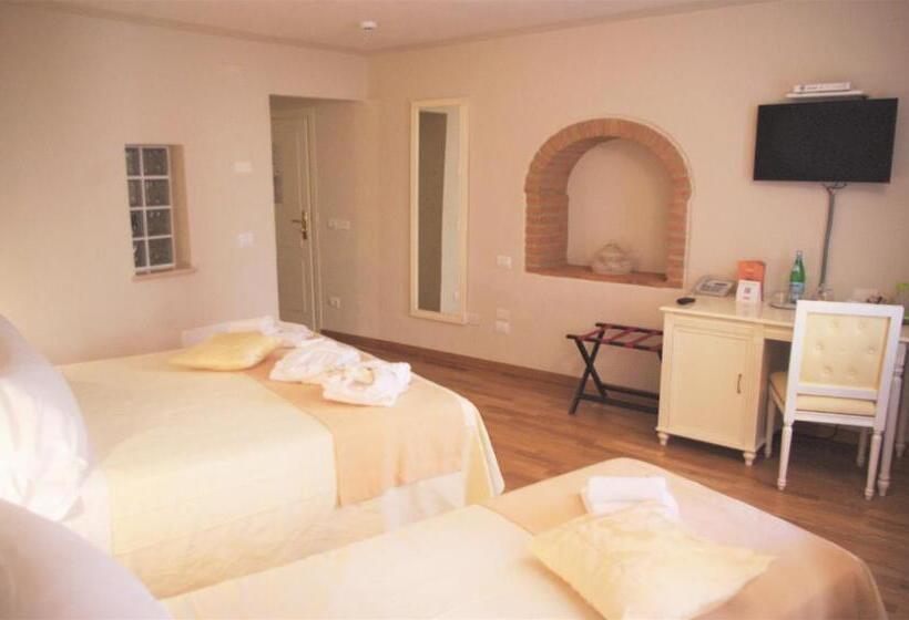 패밀리 스위트, Volterra In Superior