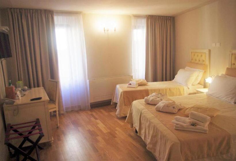 패밀리 스위트, Volterra In Superior