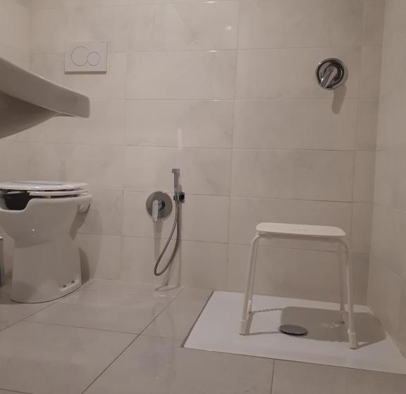 패밀리 스위트, Volterra In Superior