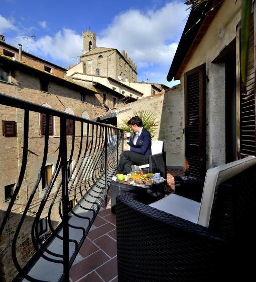 주니어 스위트, Volterra In Superior