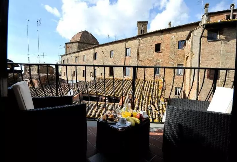 سوییت جونیور, Volterra In Superior
