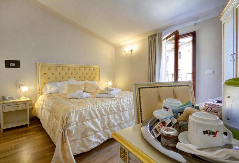 주니어 스위트, Volterra In Superior