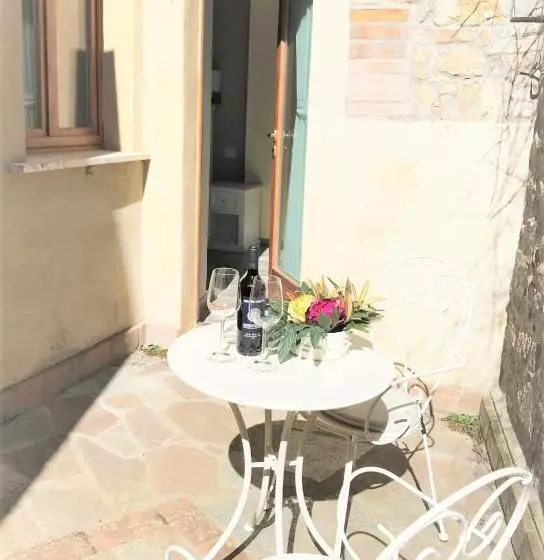 اتاق سوپریور, Volterra In Superior