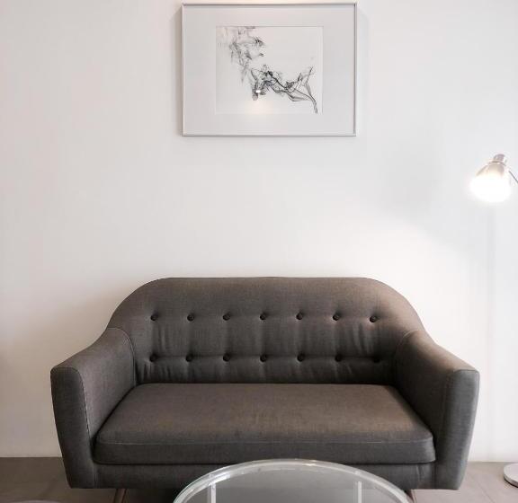 سوییت با چشمانداز استخر, Winds Boutique