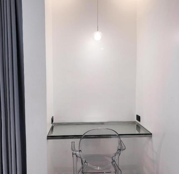 سوییت با چشمانداز استخر, Winds Boutique