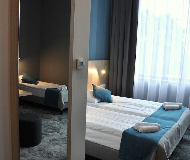 豪华三人间, Zatoka