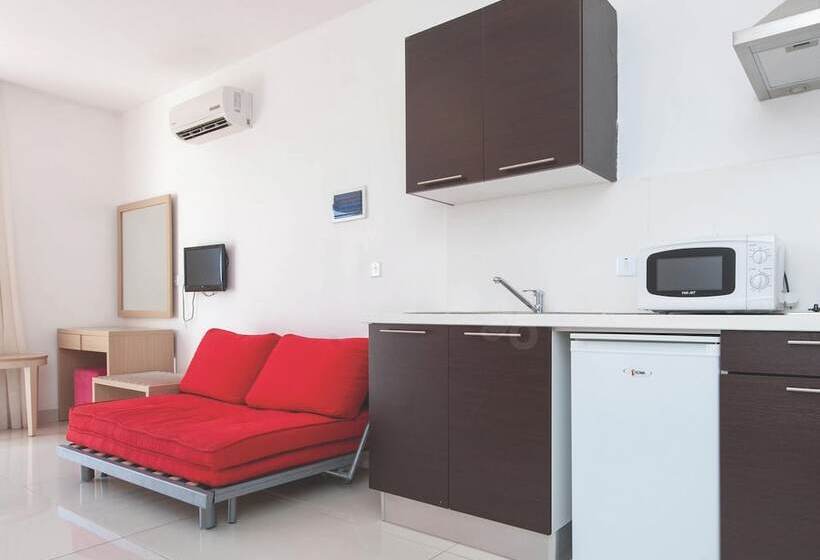 Студия Стандарт Вид на Море, Marlita Beach Hotel Apartments