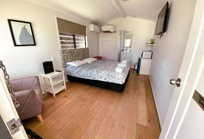 スタンダードバンガロー, Warrego Hotel Motel Cunnamulla