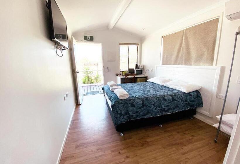 بنجلو قياسى, Warrego Hotel Motel Cunnamulla