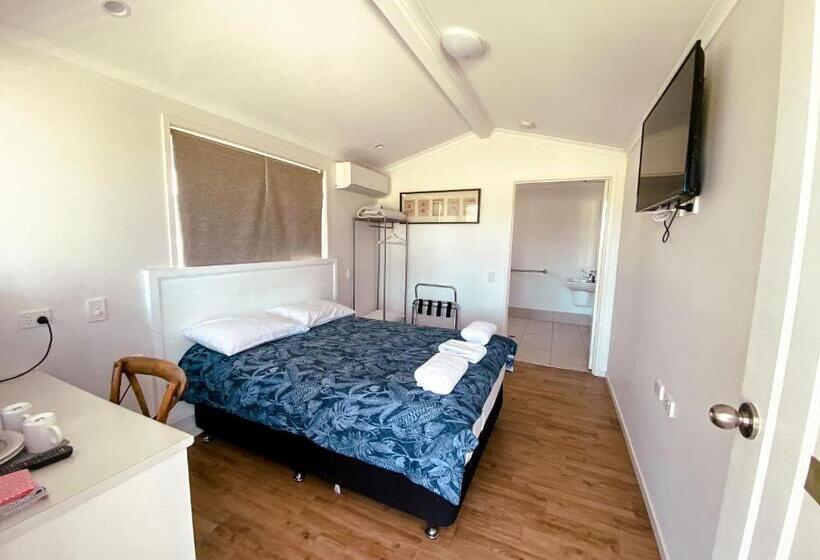 Бунгало Стандарт, Warrego Hotel Motel Cunnamulla