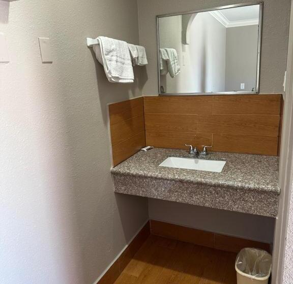 Standard Szoba, Twenty First Century Inn