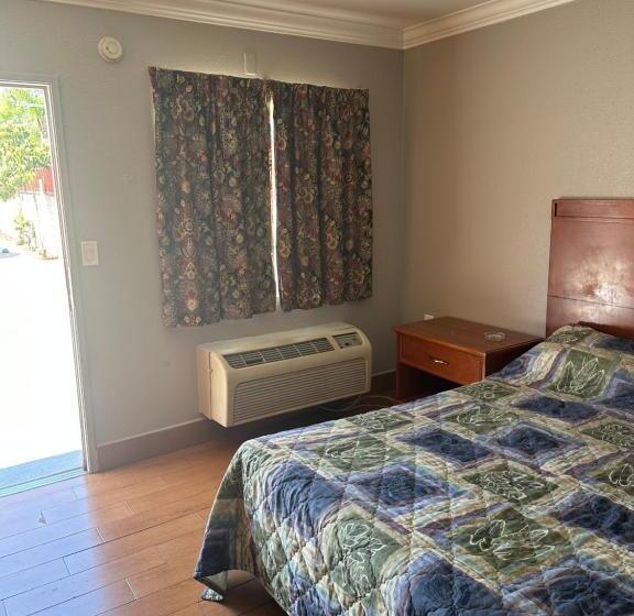 Standard Szoba, Twenty First Century Inn