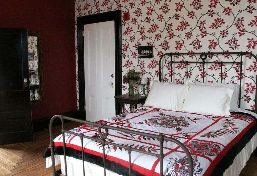 Номер Deluxe, The Wedding Cake House