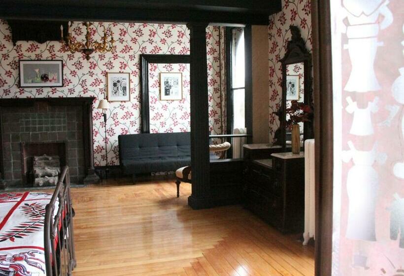 Номер Deluxe, The Wedding Cake House