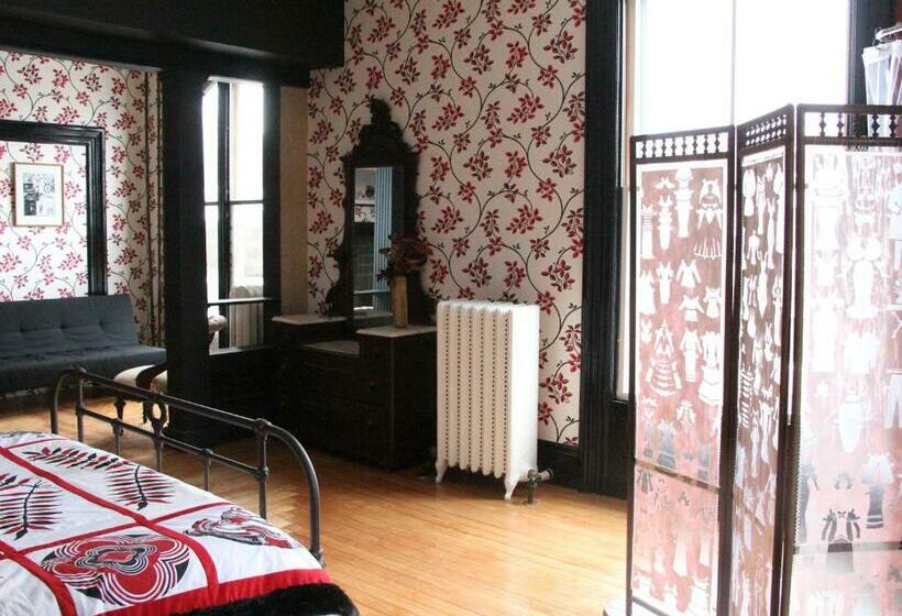 Номер Deluxe, The Wedding Cake House