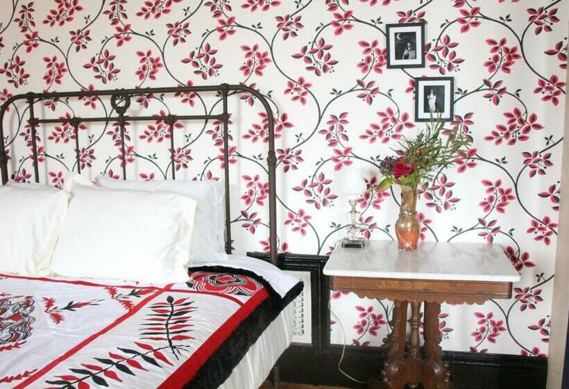 Номер Deluxe, The Wedding Cake House