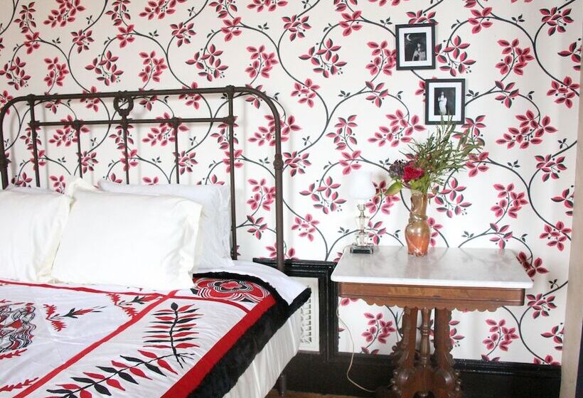 Номер Deluxe, The Wedding Cake House