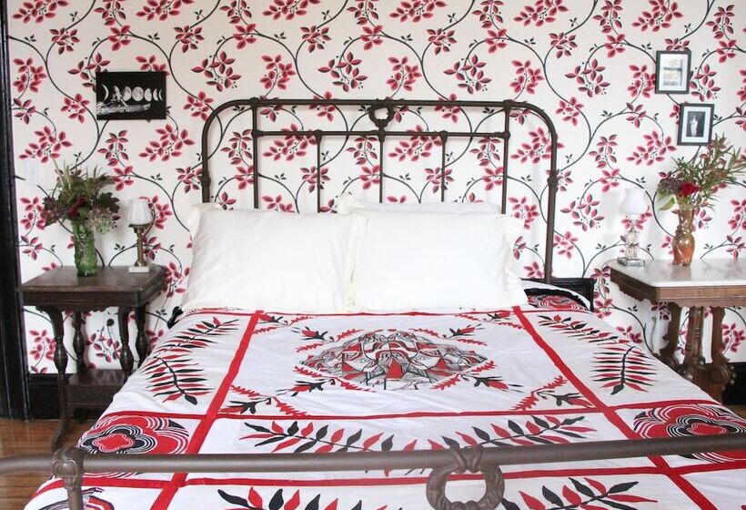 Номер Deluxe, The Wedding Cake House