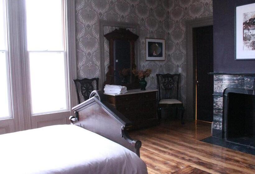 Номер Deluxe, The Wedding Cake House