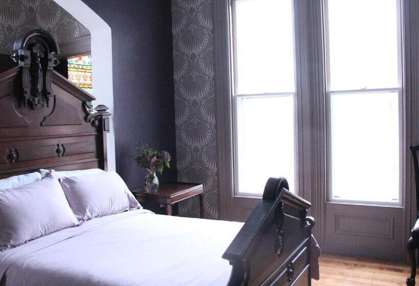 Номер Deluxe, The Wedding Cake House