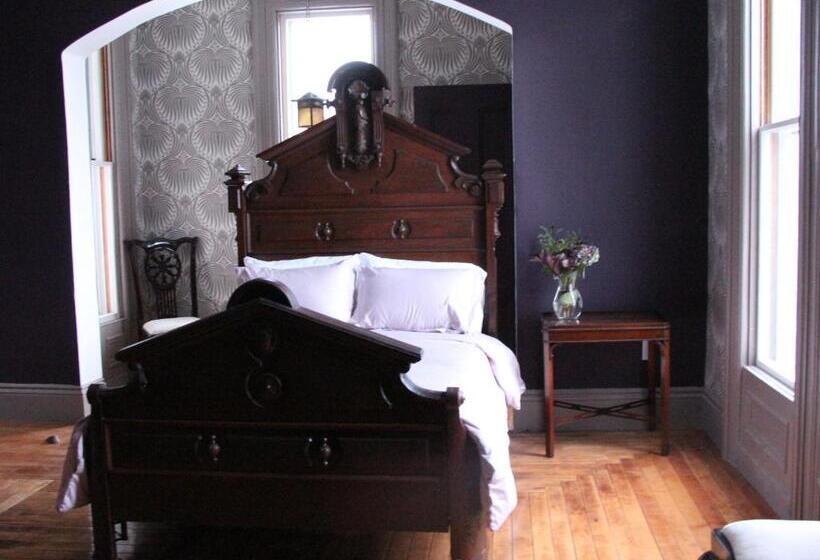 Номер Deluxe, The Wedding Cake House