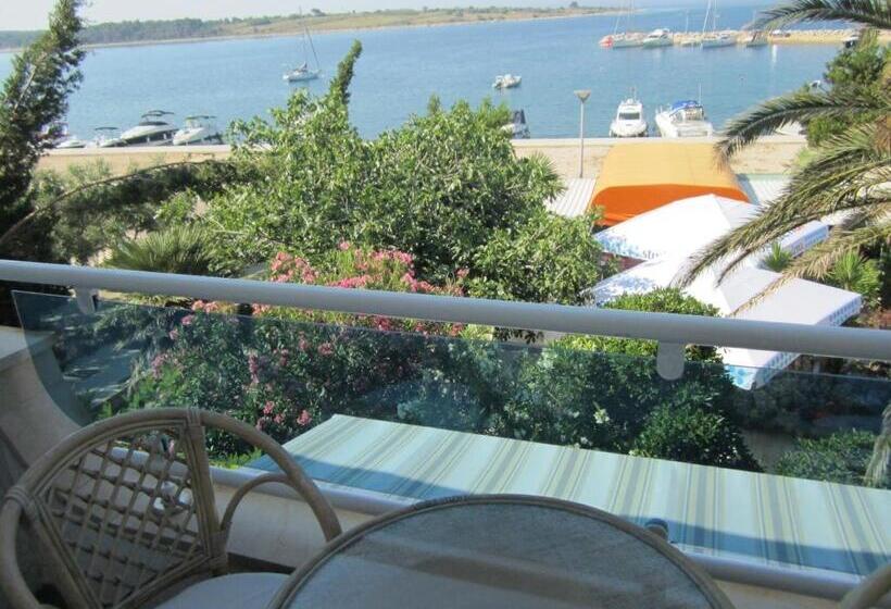 Номер Стандарт Вид на Море с Балконом, Guesthouse Punta Mira Beachfront