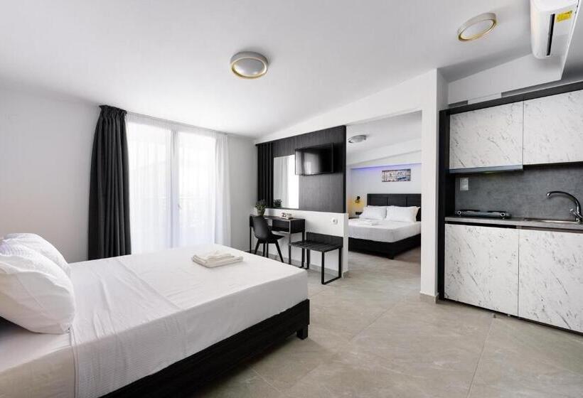 جناح عائلي, Asteras Studios