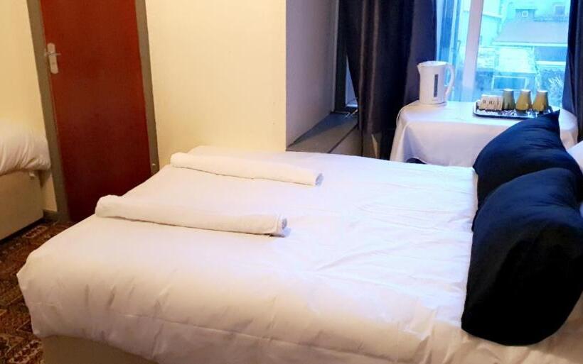 豪华三人间, Bloomfield