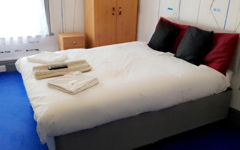 舒适三人间, Bloomfield