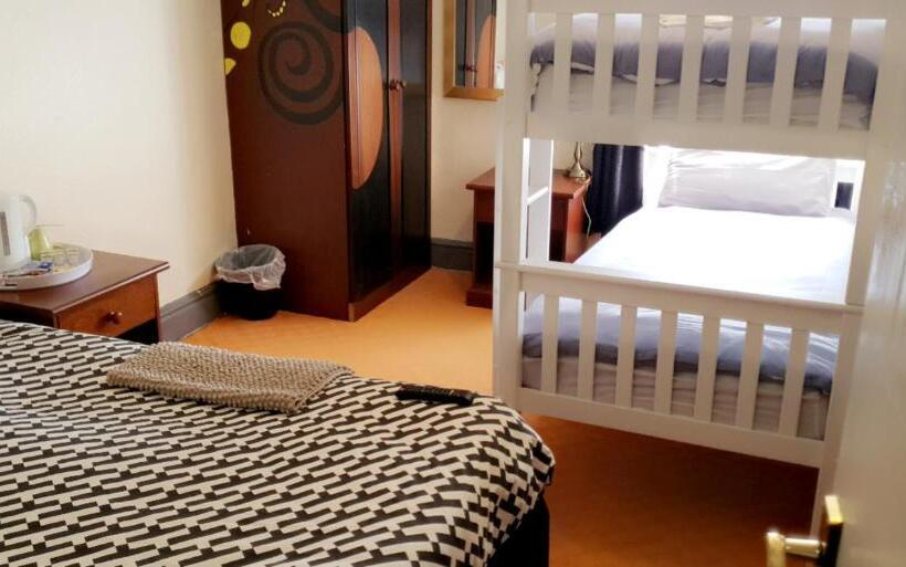 四人豪华间, Bloomfield