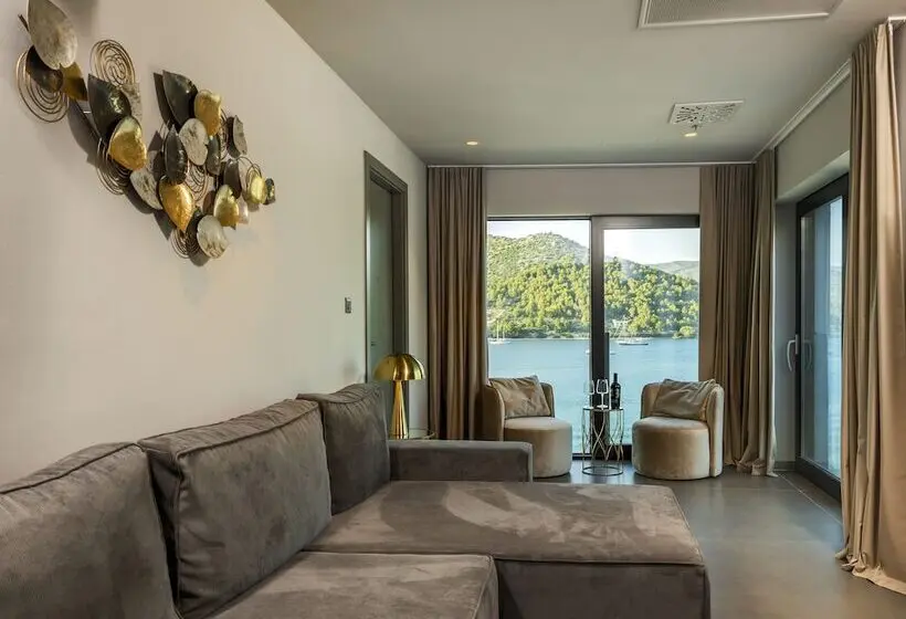 Suite Executiva, Marinus Beach