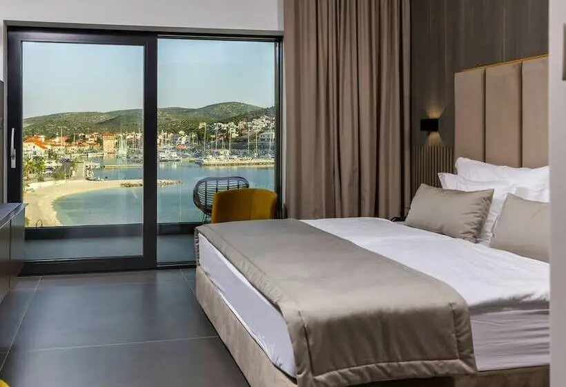 Suite Executiva, Marinus Beach