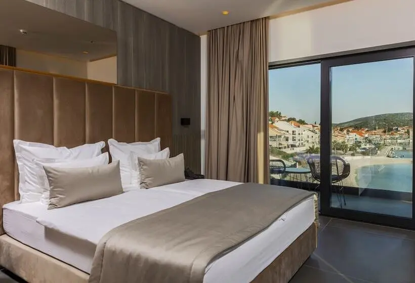 Suite Executiva, Marinus Beach
