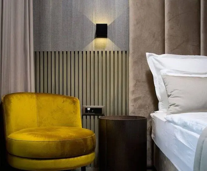 Suite Executiva, Marinus Beach