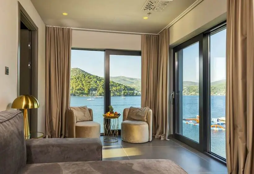 Suite Executiva, Marinus Beach