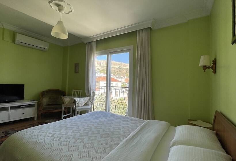 デラックスルーム, Nazar