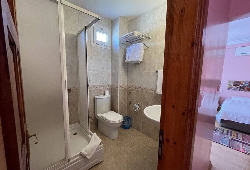 ファミリールーム, Nazar