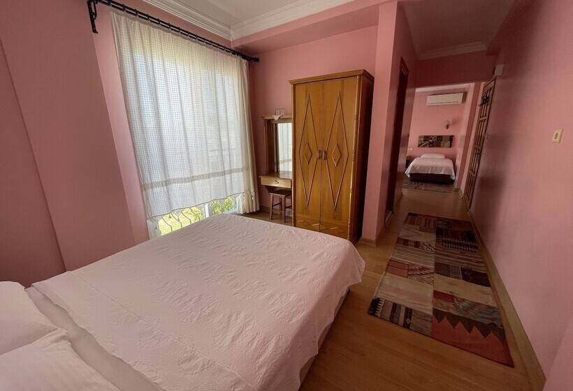 ファミリールーム, Nazar