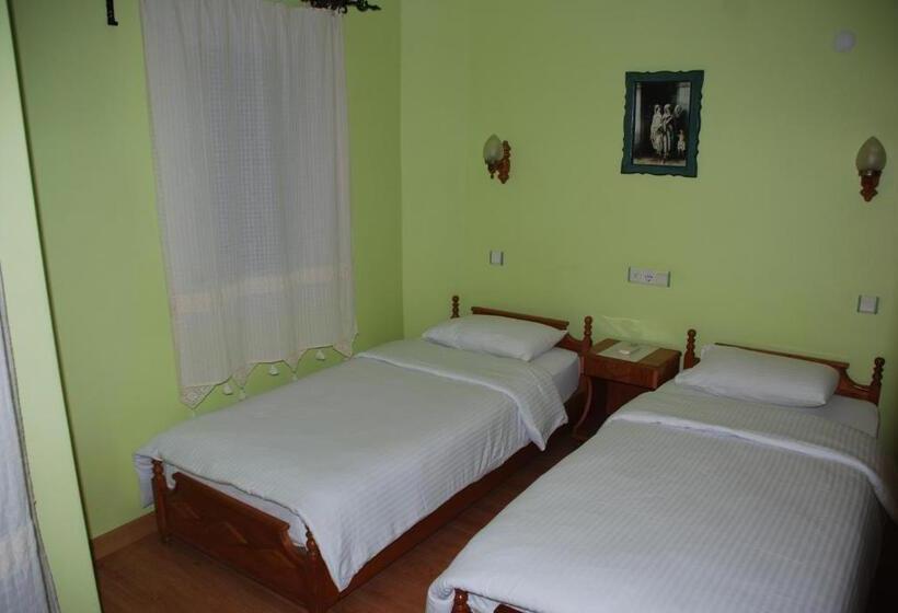 バルコニー付きスタンダードルーム, Nazar