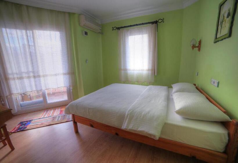 バルコニー付きスタンダードルーム, Nazar