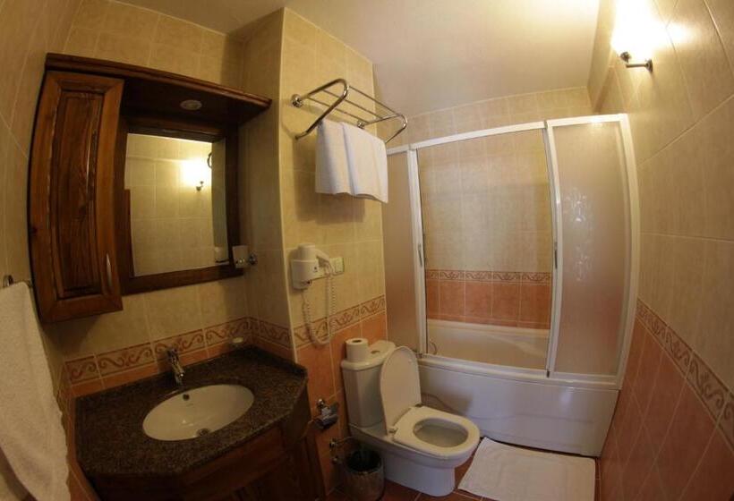 デラックスルーム, Nazar