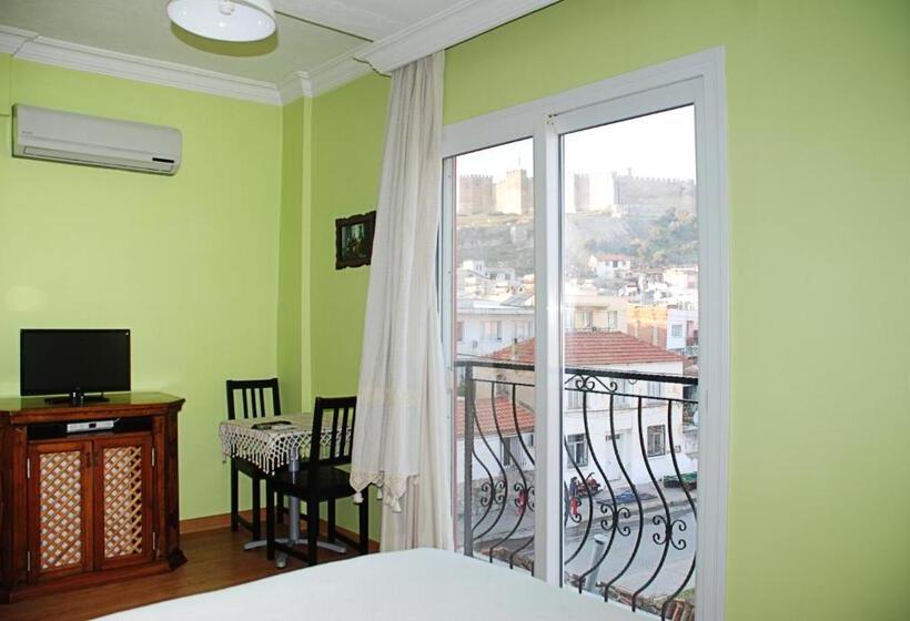 デラックスルーム, Nazar