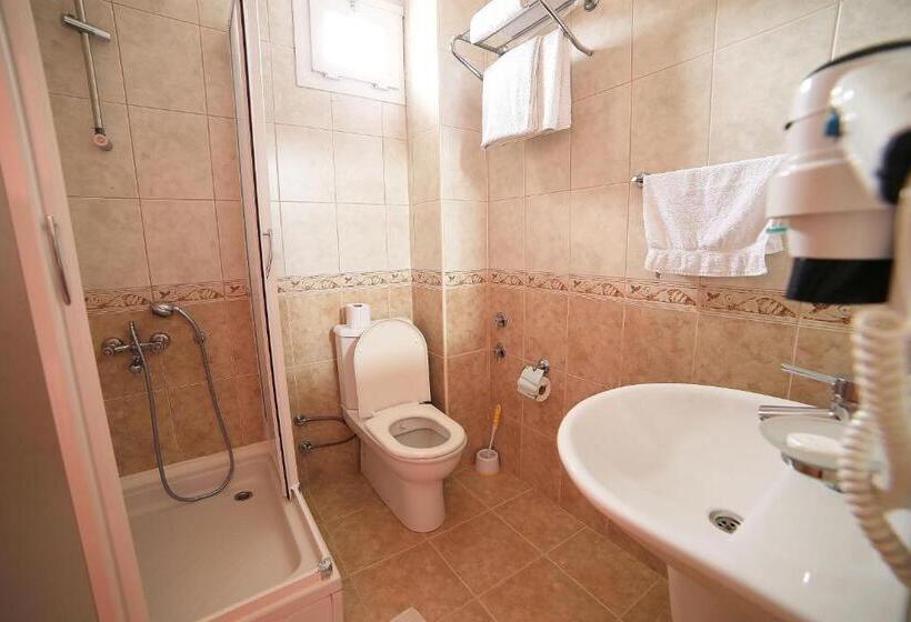 ファミリールーム, Nazar