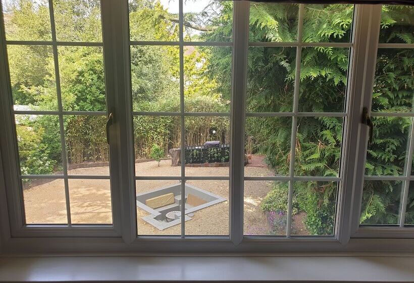 Номер Стандарт, Little Robin Gate Free Parking Central 10 Min Walk To Train Station