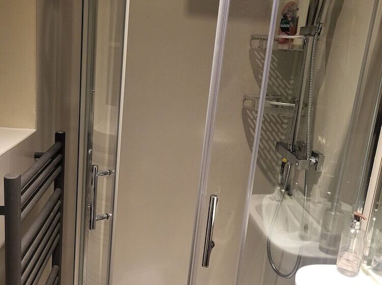 Номер Стандарт, Little Robin Gate Free Parking Central 10 Min Walk To Train Station