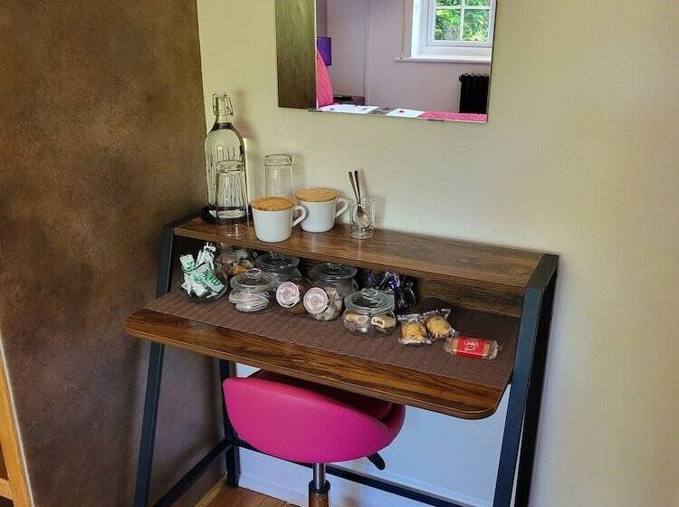 Номер Стандарт, Little Robin Gate Free Parking Central 10 Min Walk To Train Station