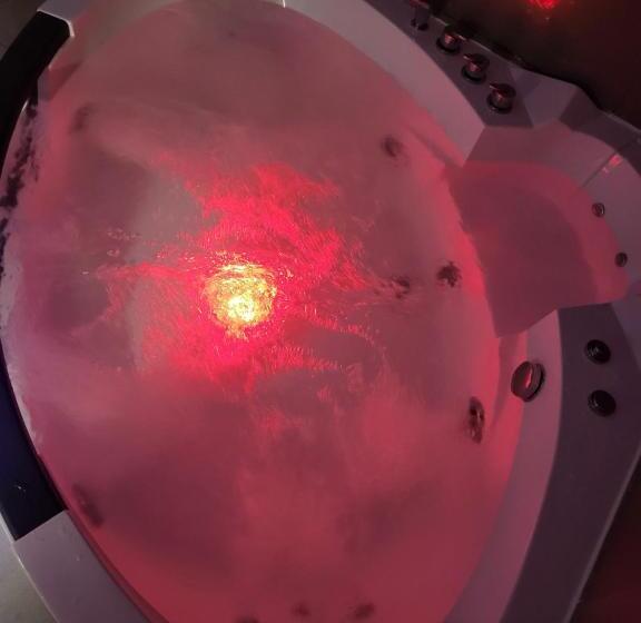 Стандартный Номер Кровать Кинг, Little Robin Gate Free Parking Central 10 Min Walk To Train Station