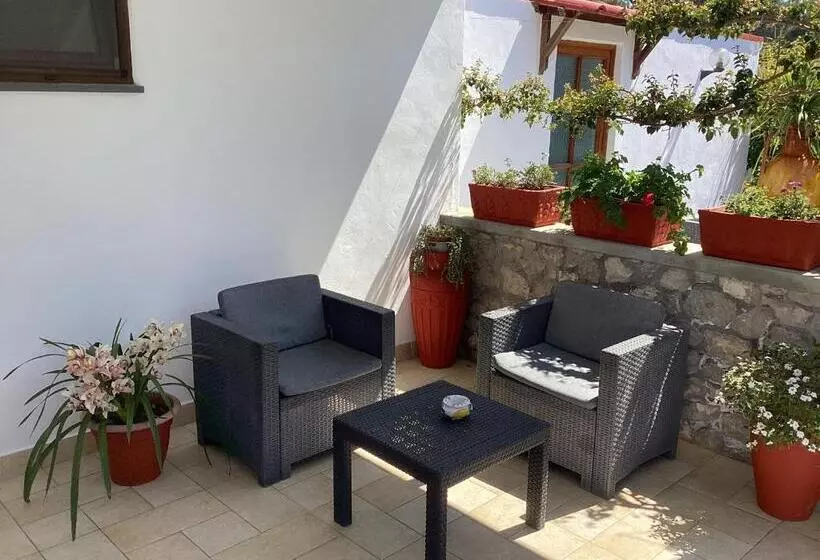 اتاق استاندارد اینتریور, B&b Casetta Minghitto
