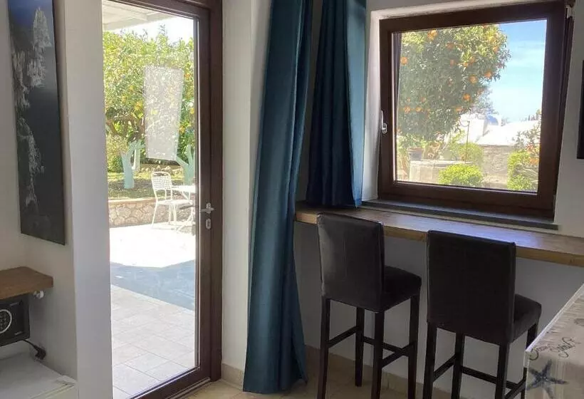 اتاق استاندارد اینتریور, B&b Casetta Minghitto