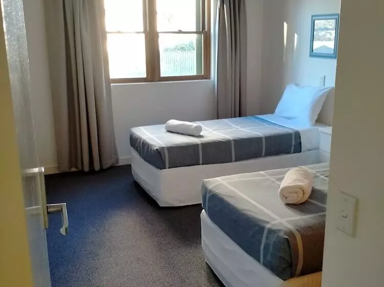 2 Bedroom Apartment Side Sea View, Camargue Beachfront Apartments